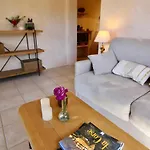 Appartement Studio, Vue Sur Avec Piscine *